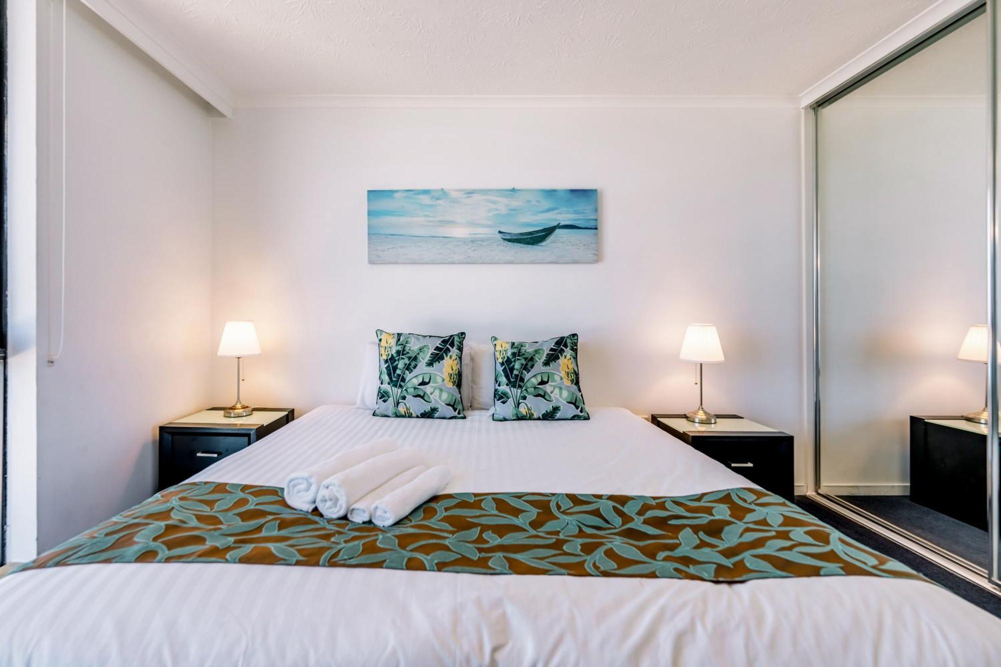 Olympus Beachfront Apartments Gold Coast Exterior photo